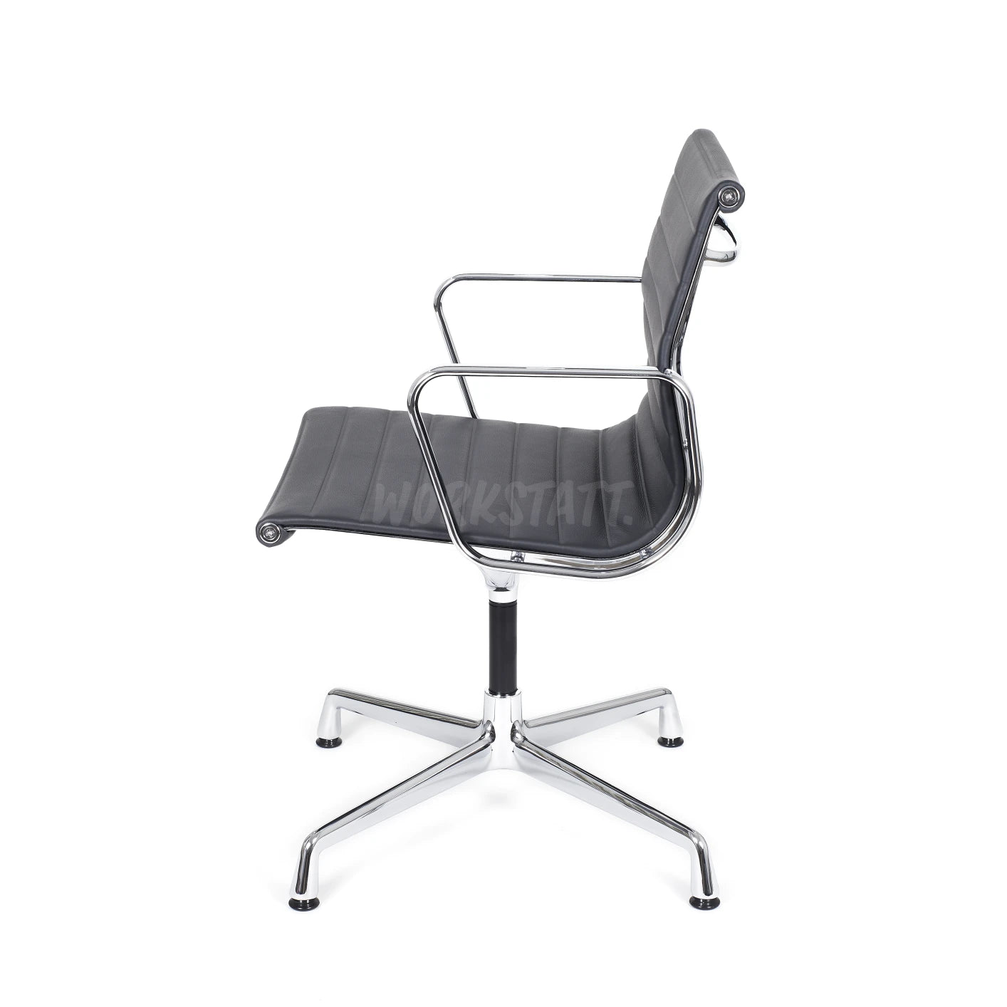 Vitra Ea104 Alu-Chair von rechts